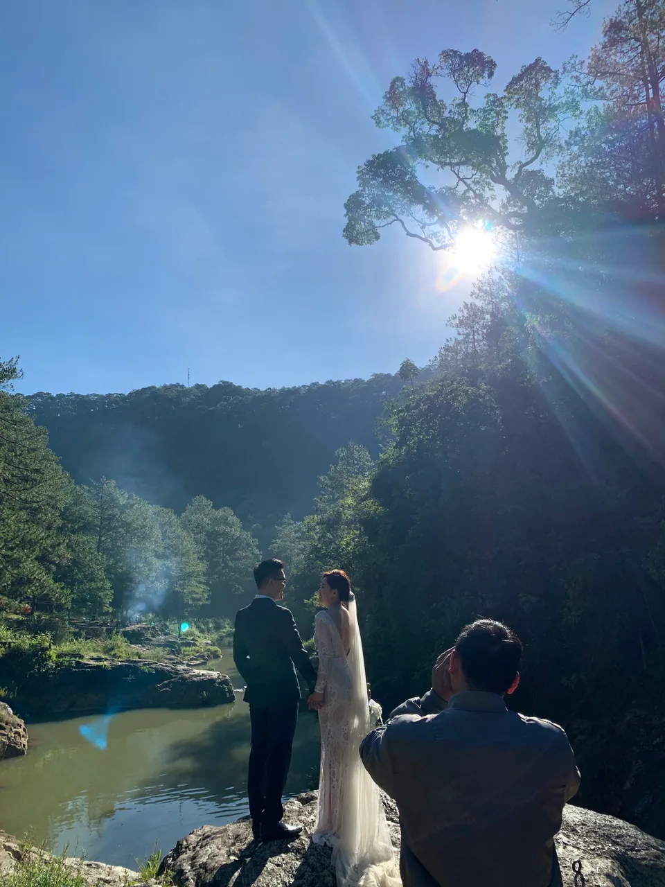 Cô dâu chú rể chụp pre-wedding ngoại cảnh tại Đà Lạt